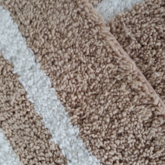 Clouds Luxurious Tan & White Bath Mat Set. NWT - Picture 12 of 16